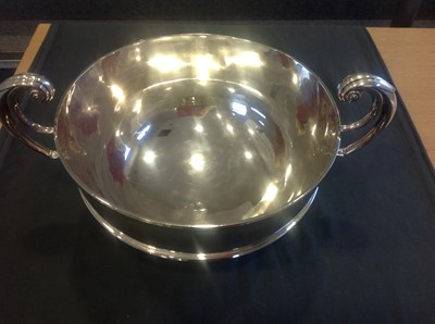 Lot 179 - A large Victorian silver two-handled rose bowl