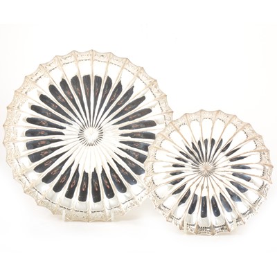 Lot 191 - Two contemporary Turkish white metal dishes, Armaggan