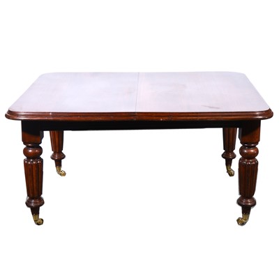 Lot 598 - Victorian mahogany windout dining table