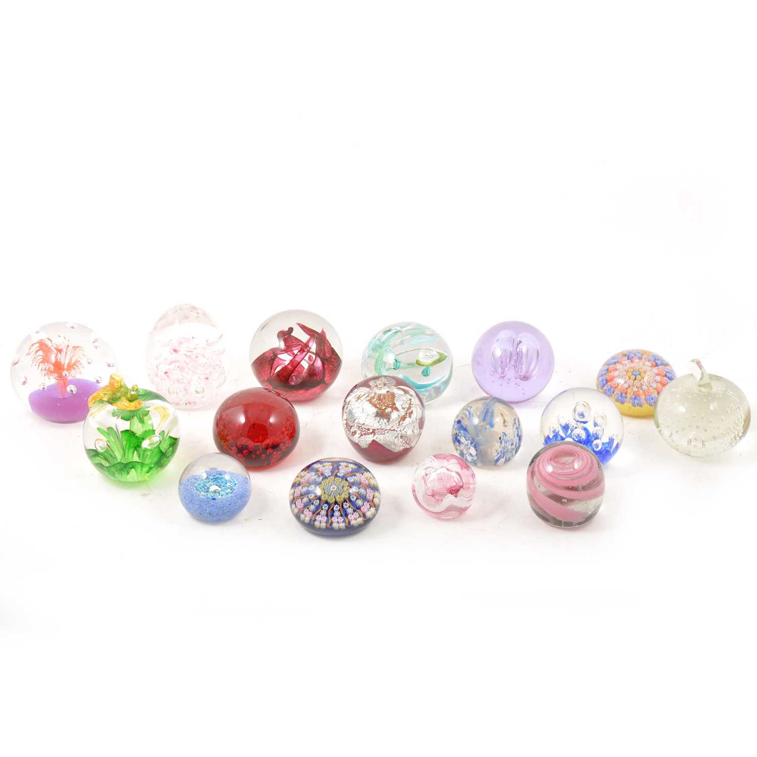 Lot 38 - Sixteen paperweights, to include Caithness and millefiori