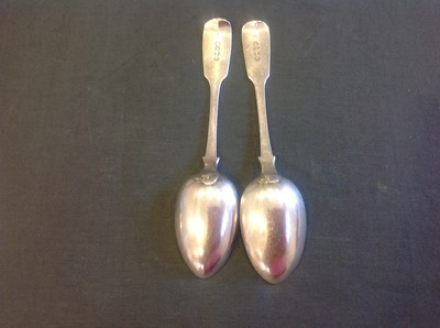 Lot 63 - A set of six William IV silver dessert spoons