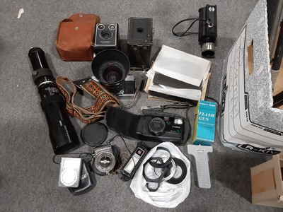 Lot 251 - Vintage cameras; one box including Patrika MTL 5 SLR 35mm camera with lenses, etc.