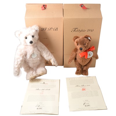 Lot 187 - Two Modern Steiff teddy bears; club edition 2001/2002 and 2002/2003