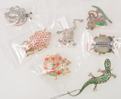 Lot 366 - Twenty-eight vintage bug brooches and pins, mostly 1930's Czechoslovakia factories