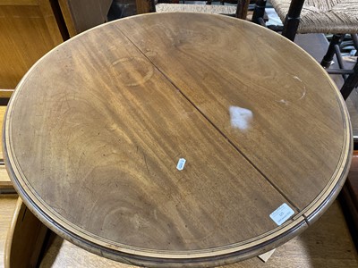 Lot 125 - An Edwardian inlaid mahogany circular occasional table.