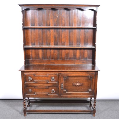 Lot 483 - Oak dresser