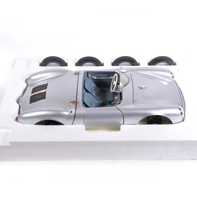 Lot 126 - GMP Real Art Replicas 1:8 scale model; Porsche 550 Spyder