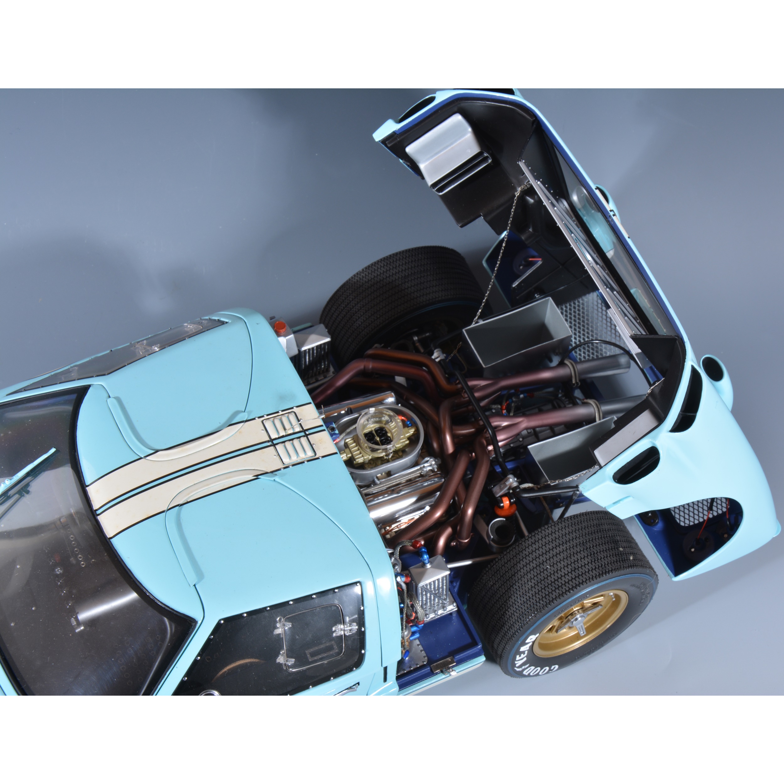 Lot 76 - Exoto 1:10 scale model: Ford GT40 MkII (1966)