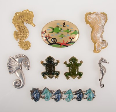 Lot 371 - A collection of seahorse, frog and other jewellery, one "Made in occupied Japan"