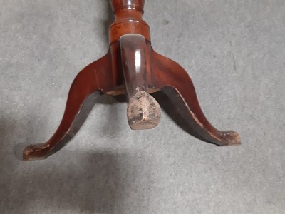 Lot 507 - Victorian mahogany supper table