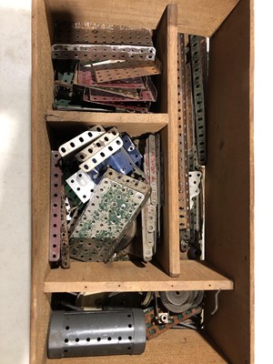 Lot 197 - Collection of Meccano, including Mamod base plate, scratch built parts for a Meccano steam traction engine, plates, strips, and parts, three boxes.
