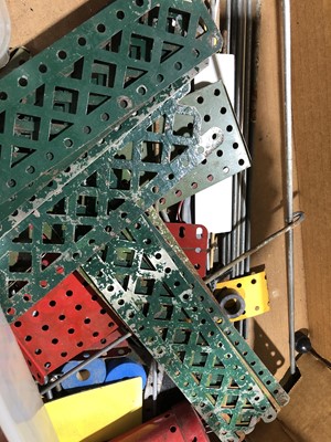 Lot 197 - Collection of Meccano, including Mamod base plate, scratch built parts for a Meccano steam traction engine, plates, strips, and parts, three boxes.