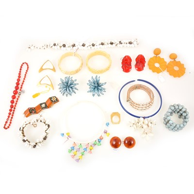 Lot 248 - A collection of vintage celluloid, bakelite, plastic fun jewellery.