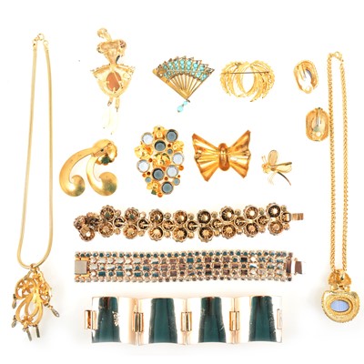 Lot 245 - A varied collection of vintage costume jewellery, Sphinx, Butler & Wilson, Coro, Monet