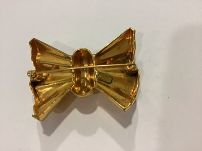 Lot 245 - A varied collection of vintage costume jewellery, Sphinx, Butler & Wilson, Coro, Monet
