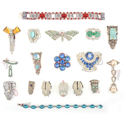 Lot 246 - Eighteen items of Art Deco and later paste set jewellery.