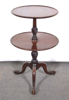 Lot 442 - George III mahogany two-tier dumb waiter