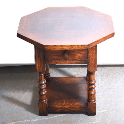 Lot 179 - Titchmarsh & Goodwin small modern oak lamp table