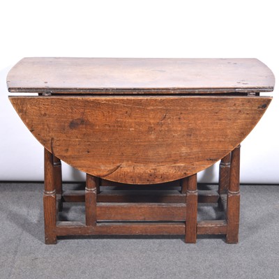 Lot 392 - Joined oak gateleg table