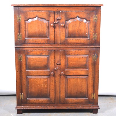 Lot 185 - Titchmarsh & Goodwin modern oak side cabinet