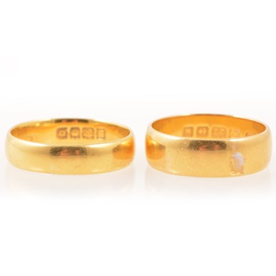 Lot 199 - Two 22 carat gold plain wedding rings.