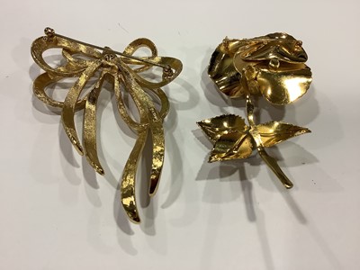 Lot 291 - Bold retro costume jewellery, 1960's/70's, Monet, Coro, Laurana, Corocraft, Giovanni.
