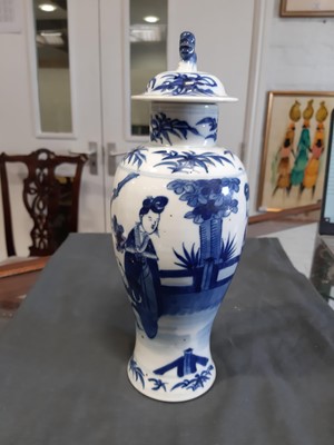 Lot 32 - Chinese export blue and white baluster vases.