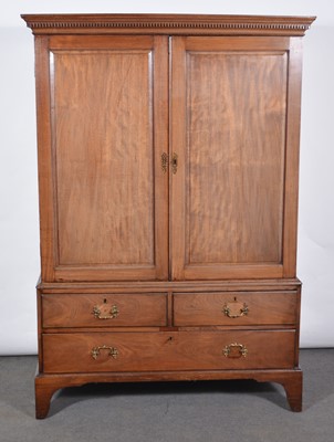 Lot 464 - George III mahogany linen press