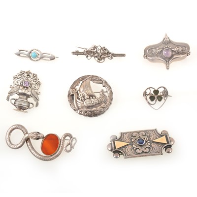 Lot 222 - Eight silver and 925 brooches, some Art Nouveau style.