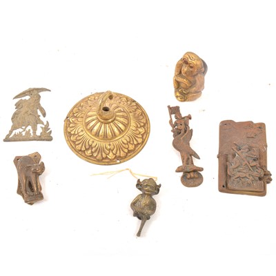 Lot 89 - A collection of 18th Century and later keys and brass door knockers