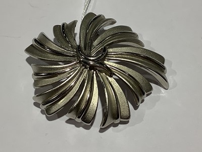 Lot 296 - Collection of vintage costume jewellery, Trifari, Kramer of New York, Monet, Weiss & Co.