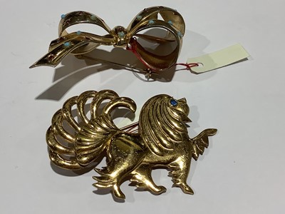 Lot 296 - Collection of vintage costume jewellery, Trifari, Kramer of New York, Monet, Weiss & Co.