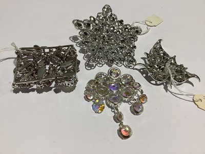 Lot 279 - Austrian and other coloured paste and aurora  set brooches and earclips