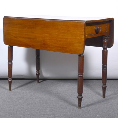 Lot 543 - Pembroke table