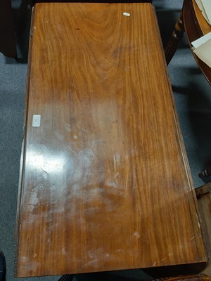 Lot 543 - Pembroke table