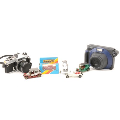Lot 172 - Cameras and die-cast models