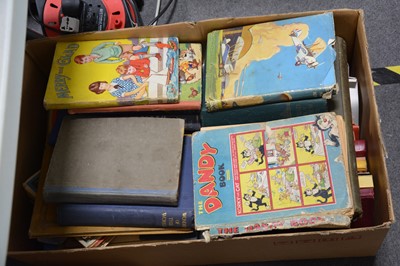Lot 105 - Children's books, stamps and tea cards