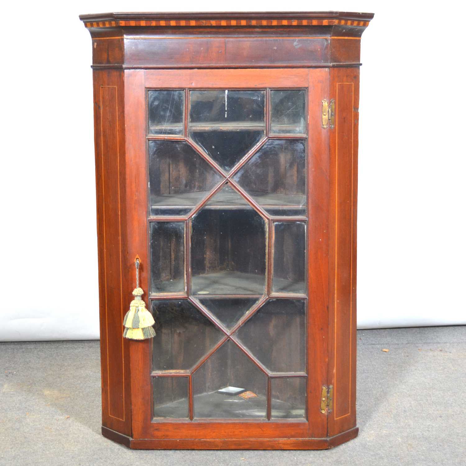 Lot 461 - Victorian mahogany hanging corner display cabinet