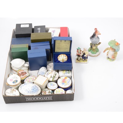 Lot 5 - Collection of ornaments