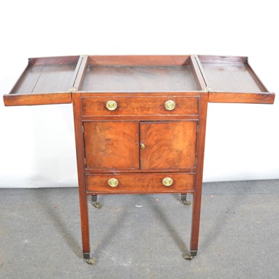 Lot 480 - Sheraton pattern mahogany dressing cabinet