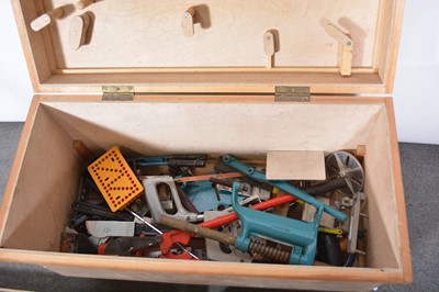 Lot 534 - A large modern tool chest, with carpentry tools