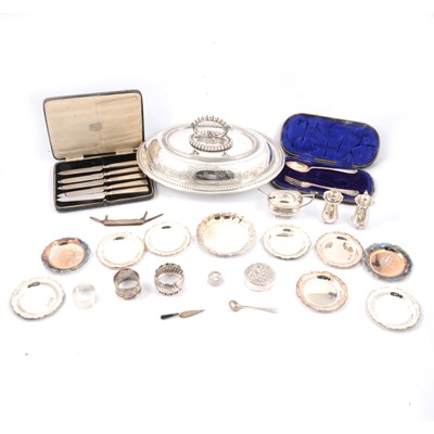 Lot 216 - Assorted silver