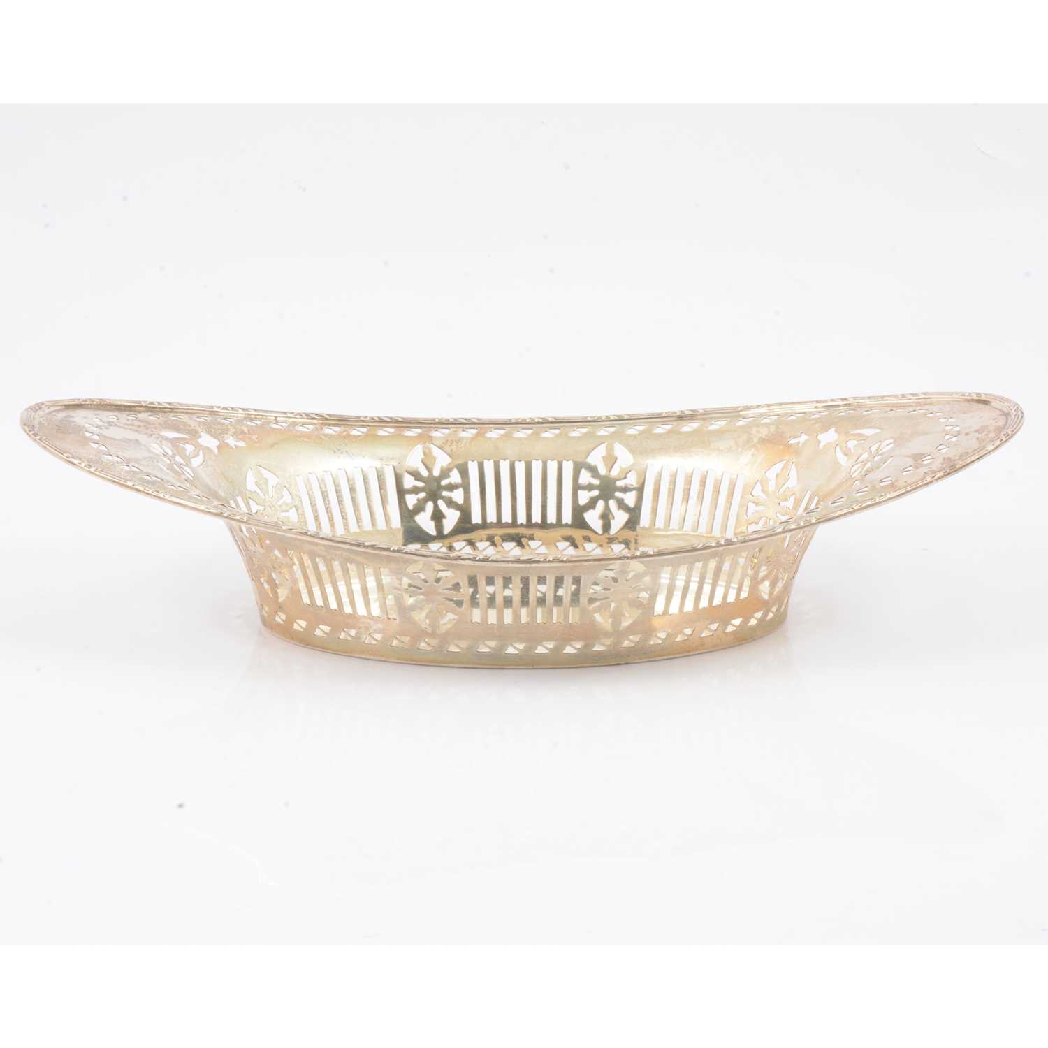 Lot 237 - Oval silver dish, Barker Brothers, Chester 1921.