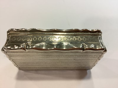 Lot 210 - Victorian silver snuff box