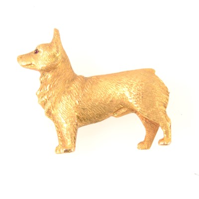 Lot 291 - Brooch, a 9ct yellow gold model of a dog