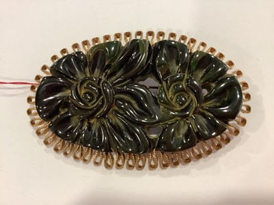 Lot 362 - Ten large bakelite, lucite, glass 1940's vintage brooches.