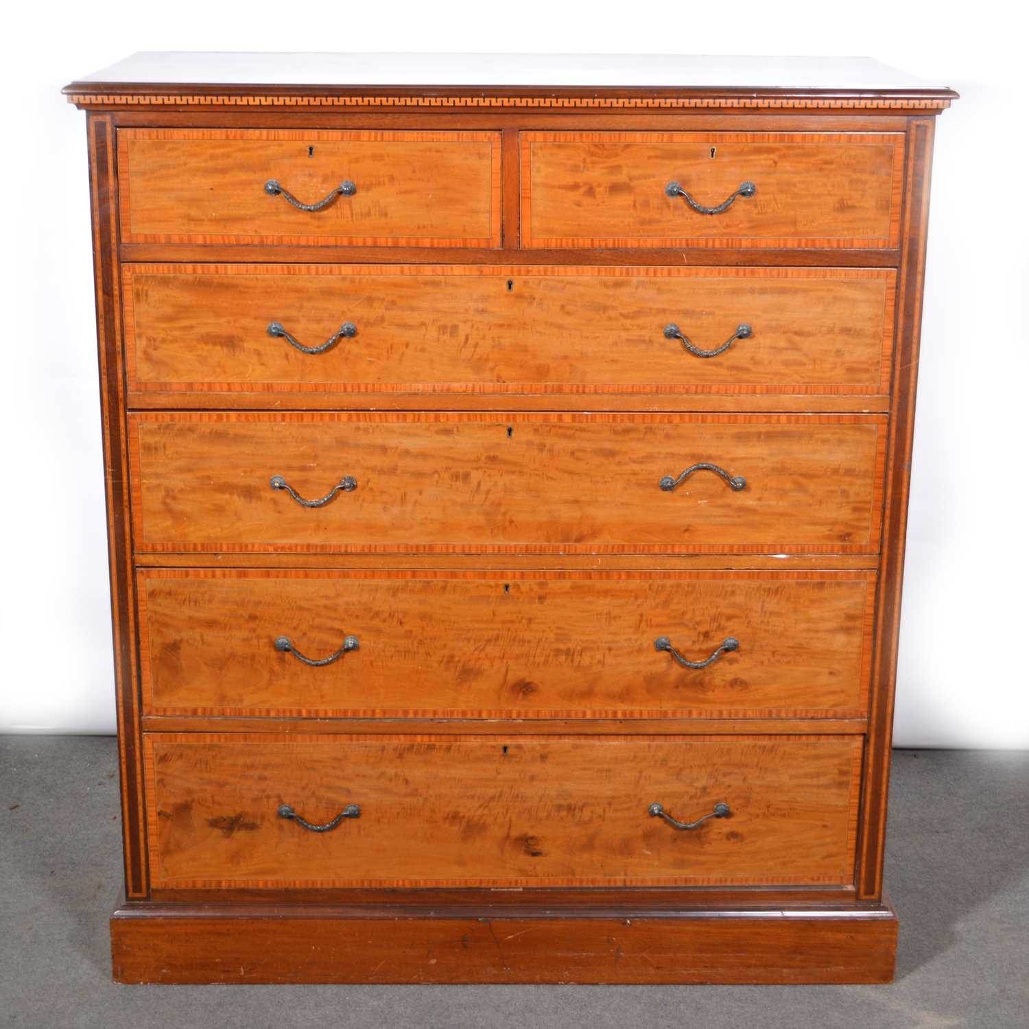 Lot 518 - Victorian mahogany chest of drawers