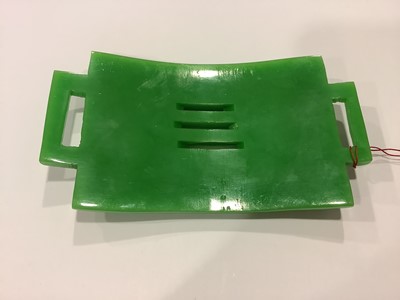 Lot 358 - Eight pieces of vintage green bakelite jewellery.