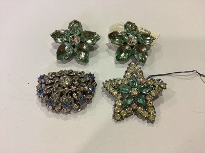 Lot 352 - Vintage costume jewellery with faux aquamarines, blue topaz and aurora paste.