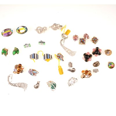 Lot 363 - Sixteen pairs of large vintage earrings for non-pierced ears, paste, water melon, aurora.